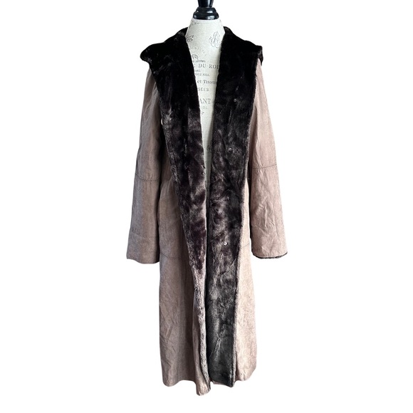 Utex Dark Brown Fur Coat - Picture 9 of 16